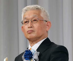 三輪記子弁護士、政治家引退の明石・泉市長に“レッドカード”